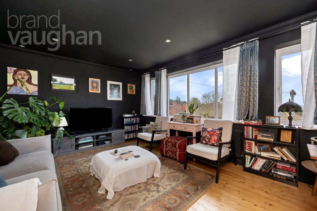 Property photo 3 of 23 Picture No. 08