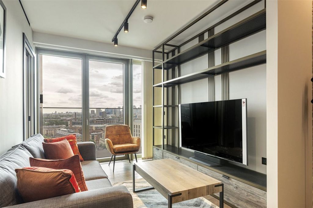 Property photo 2 of 14