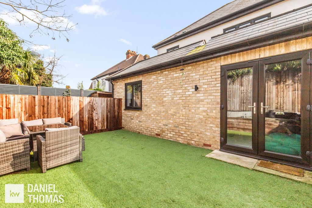 Property photo 3 of 24