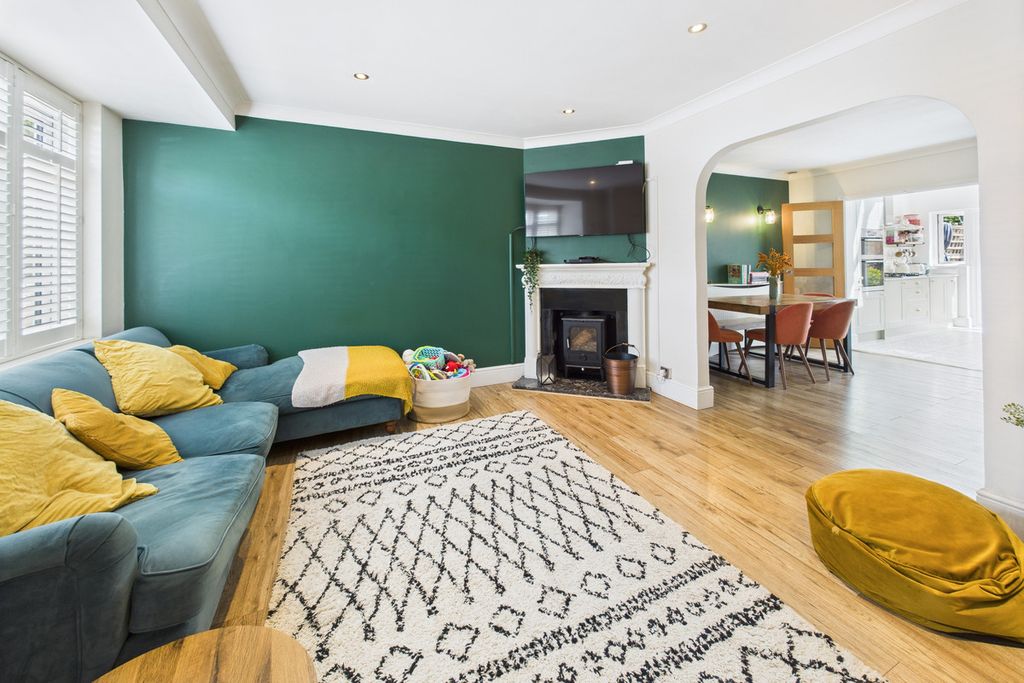 Property photo 3 of 21