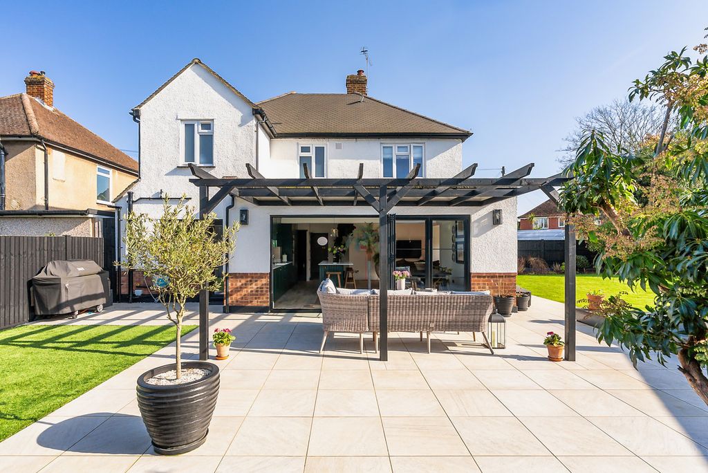 Property photo 3 of 49