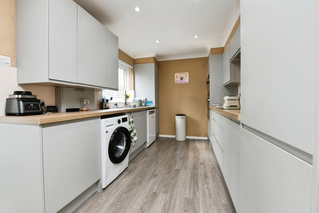 Property photo 2 of 11 Pbox-Img.Jpg