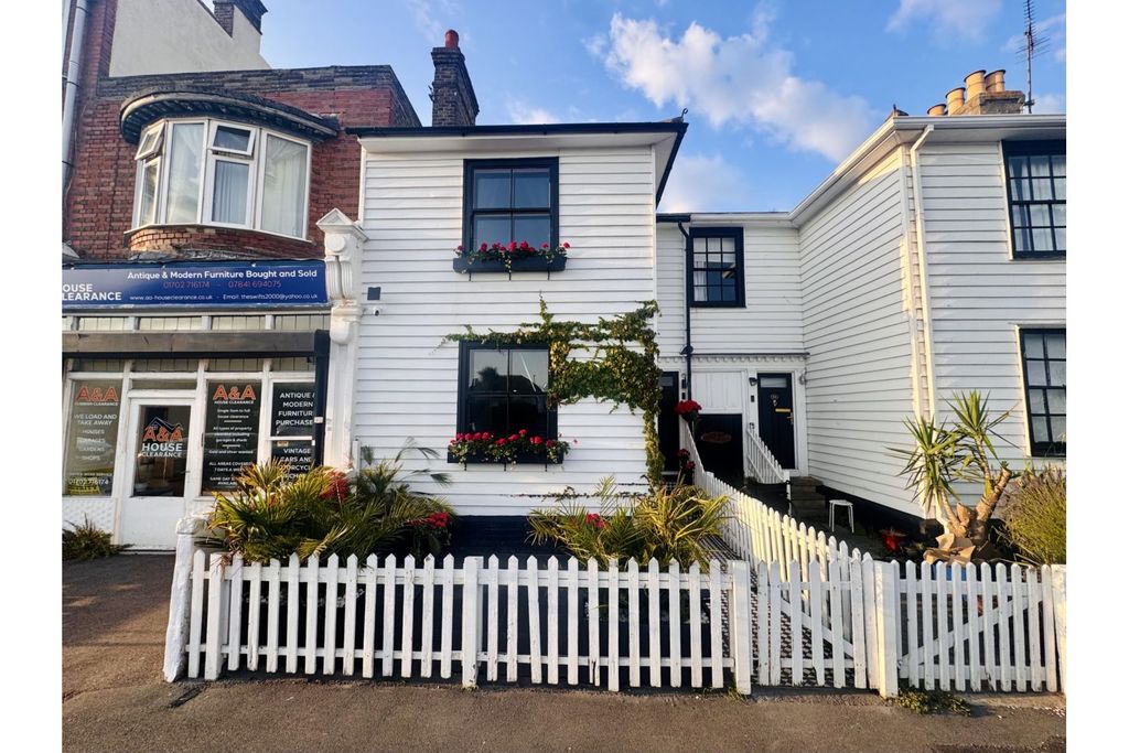Property photo 1 of 23