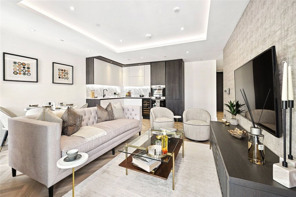 Property photo 1 of 7 Brigade Court