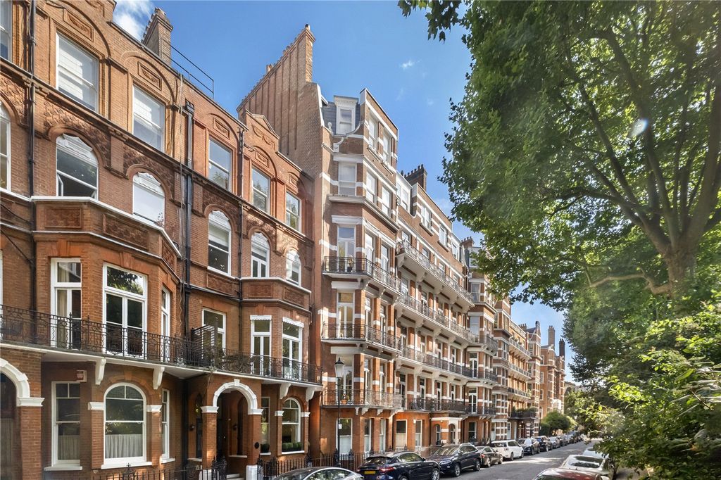 Property photo 2 of 18 Exterior