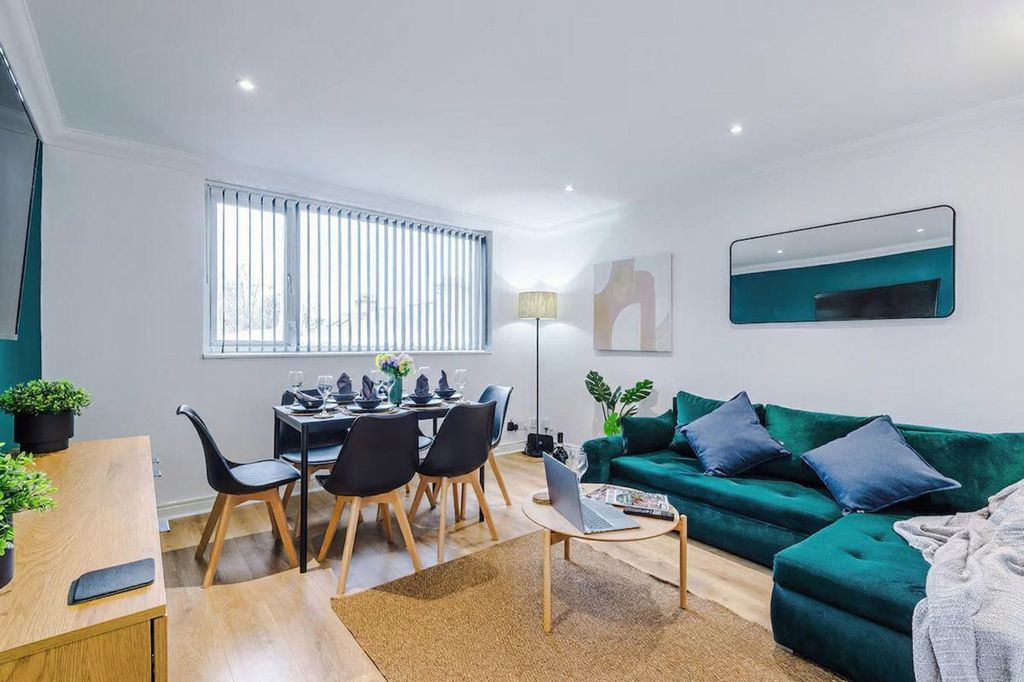 Property photo 1 of 37 Living Room