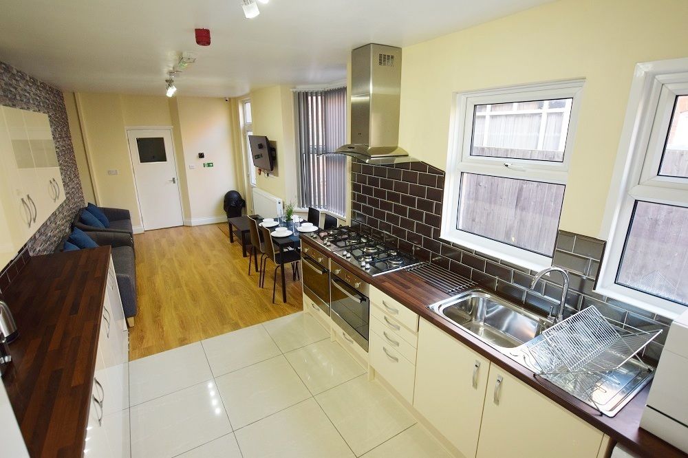 Property photo 3 of 8 Lounge