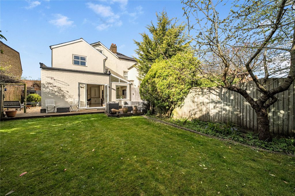 Property photo 1 of 35 Picture No. 24