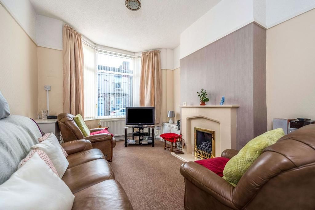 Property photo 2 of 12