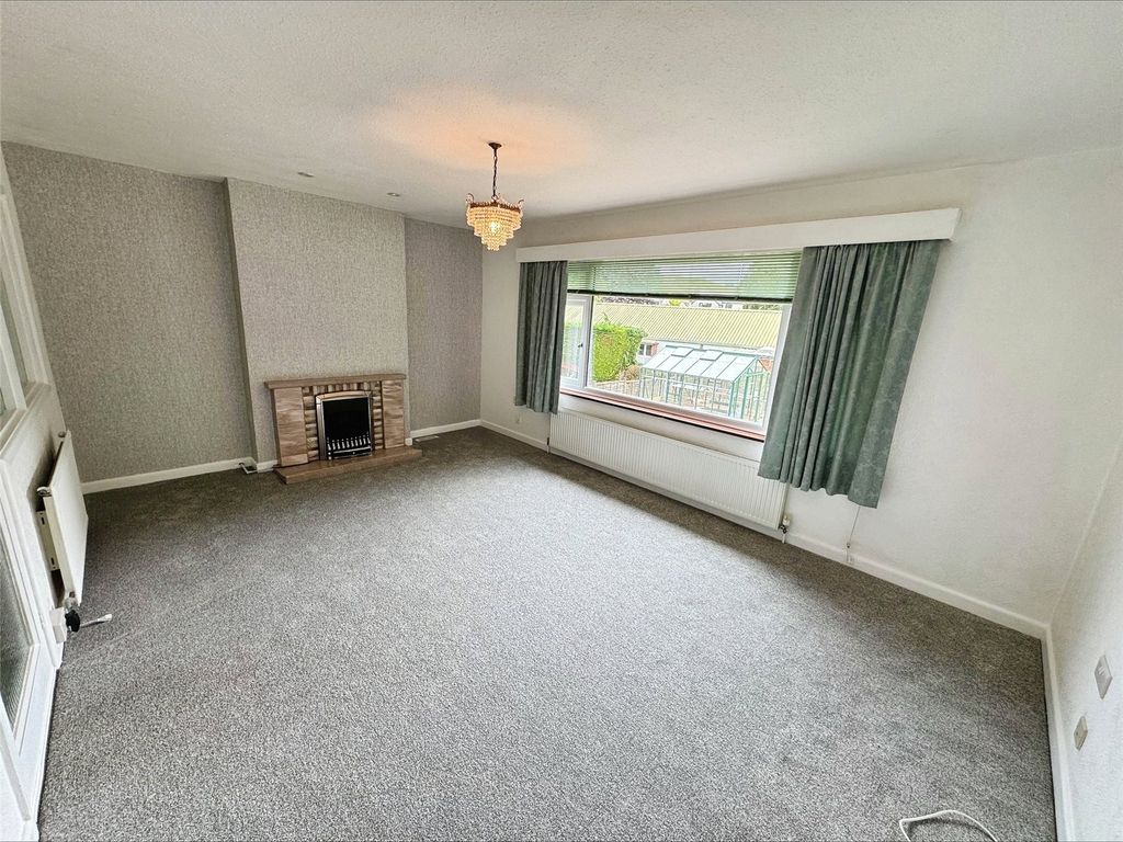 Property photo 2 of 10 Lounge