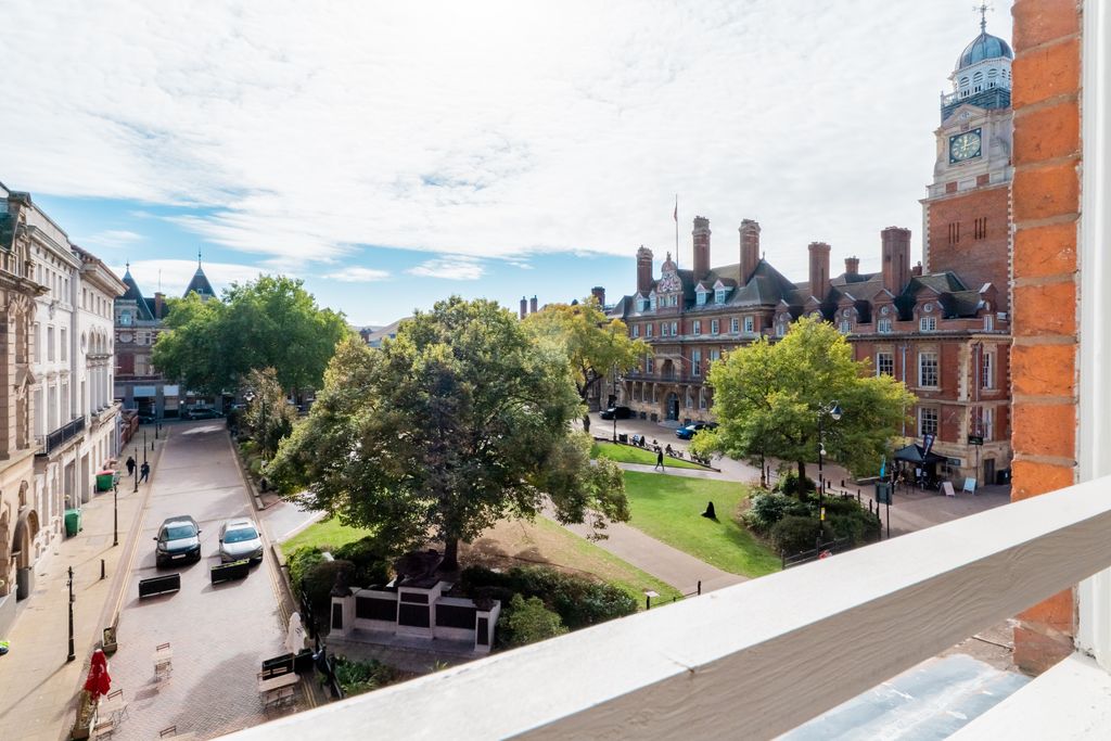 Property photo 3 of 11