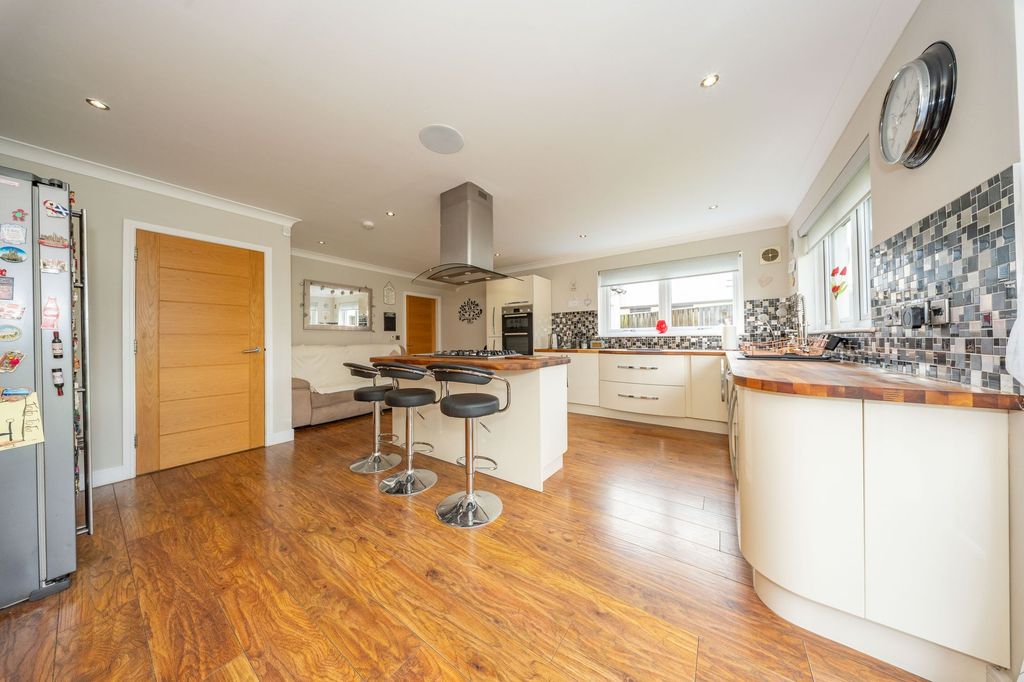 Property photo 3 of 37 Kitchen