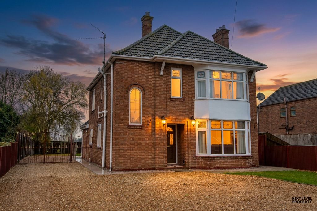 Property photo 1 of 24