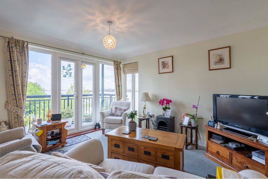 Property photo 2 of 16 5144055