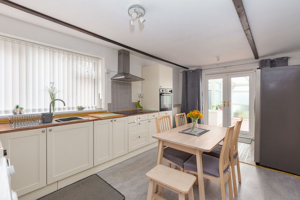 Property photo 3 of 17 Kitchen Diner