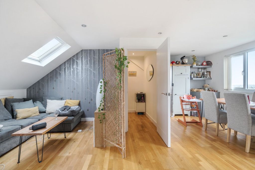 Property photo 1 of 20 Picture No. 09