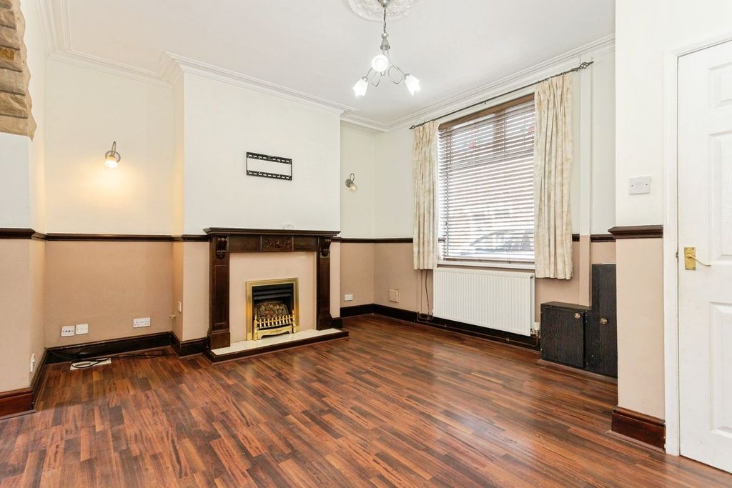 Property photo 3 of 18