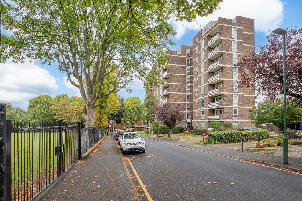 Property photo 3 of 21 Picture No. 03