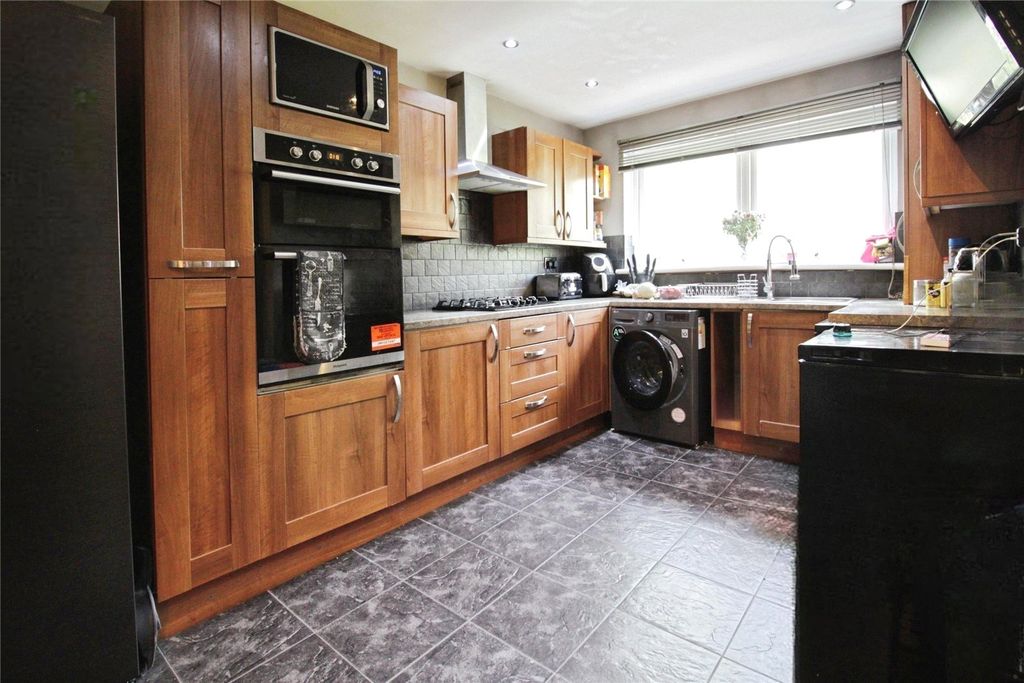 Property photo 2 of 20 Picture No. 16