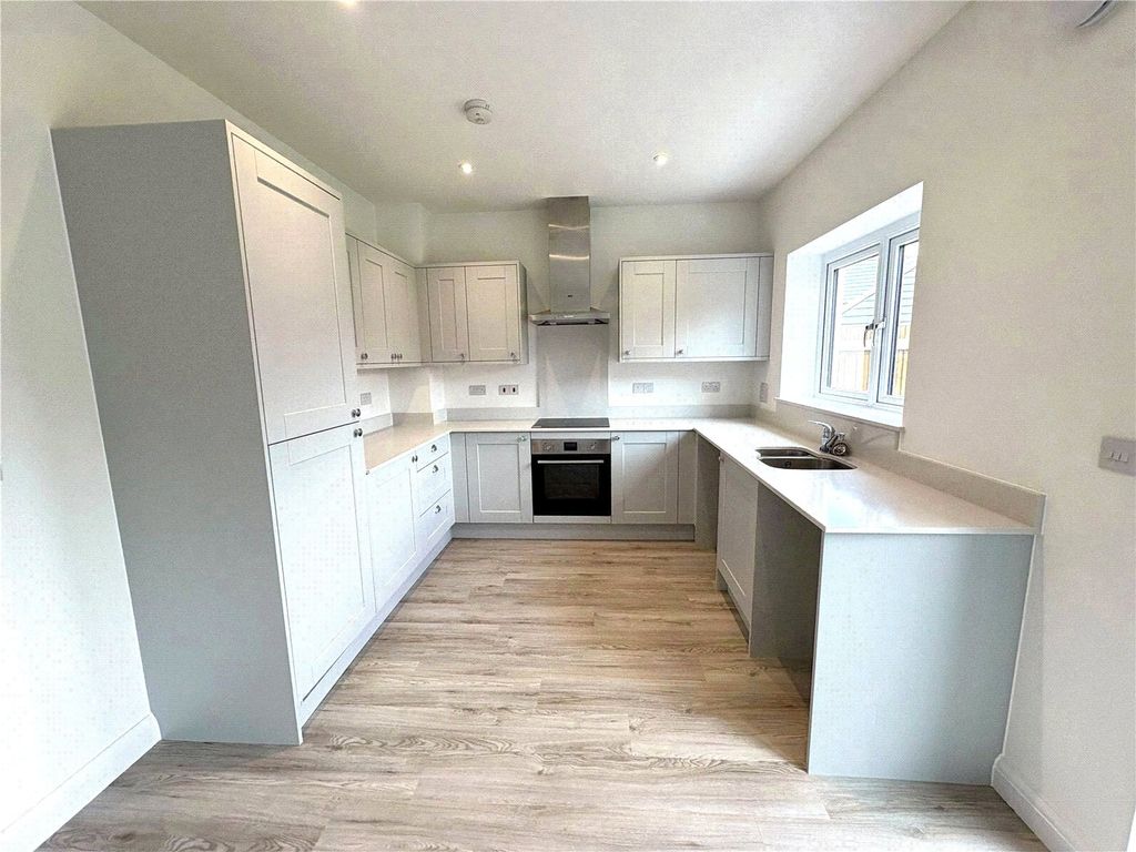 Property photo 3 of 19 Picture No. 21