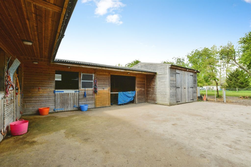 Property photo 3 of 21