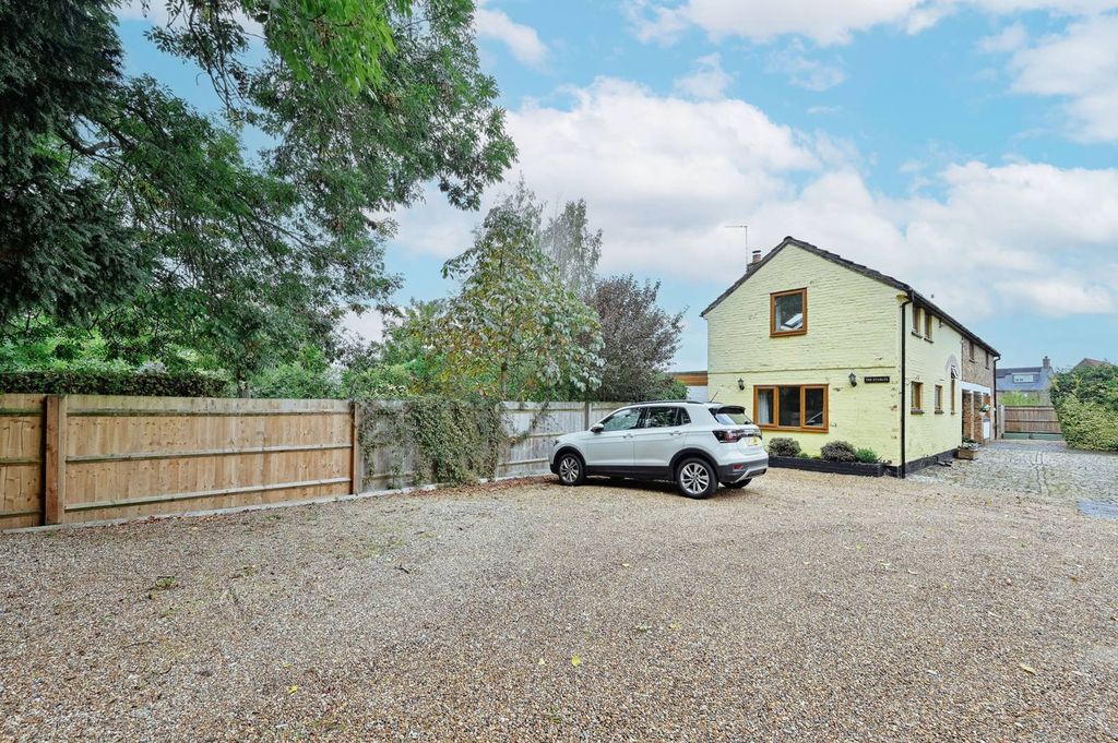 Property photo 1 of 39