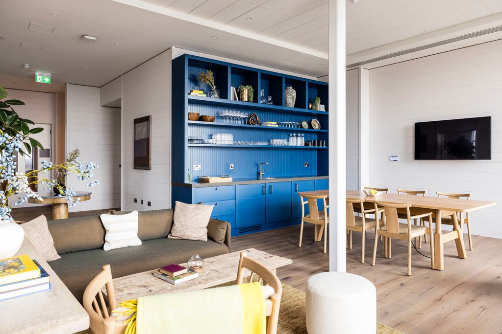 Property photo 2 of 23 Gq Glassworks Amenities (Best) (8) (1)