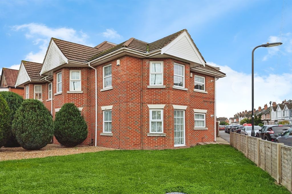 Property photo 1 of 6 (Main)