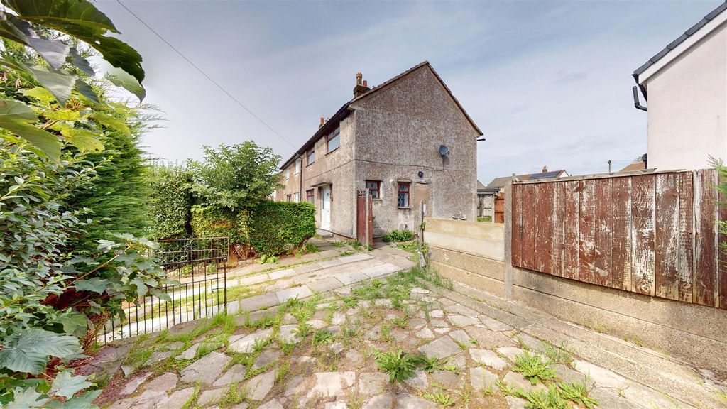 Property photo 1 of 15 Meadow Lane
