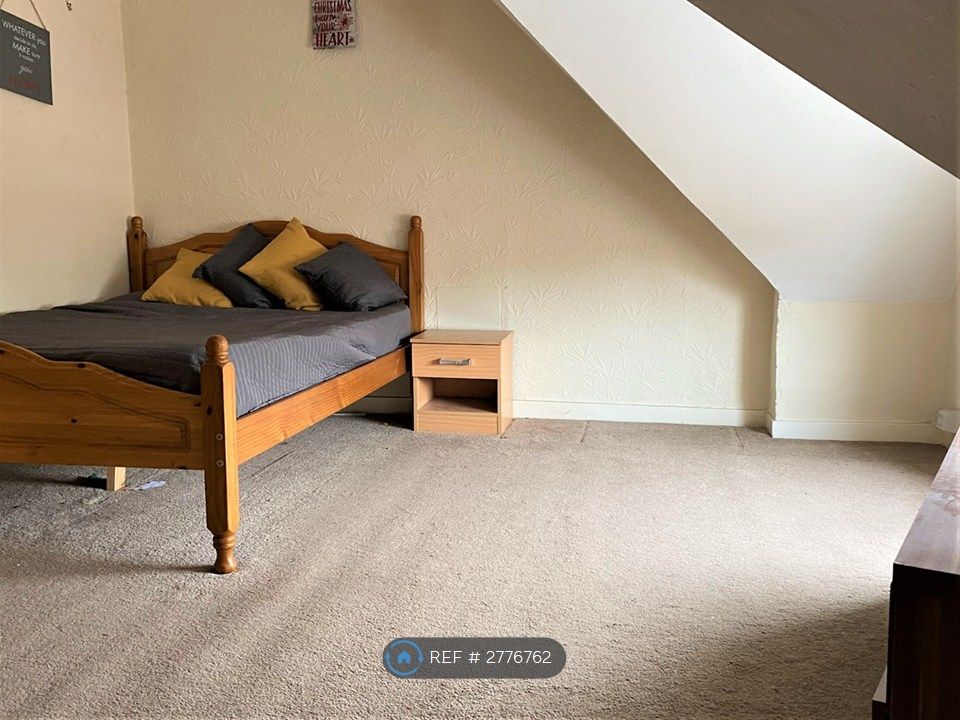 Property photo 2 of 8 Room 7