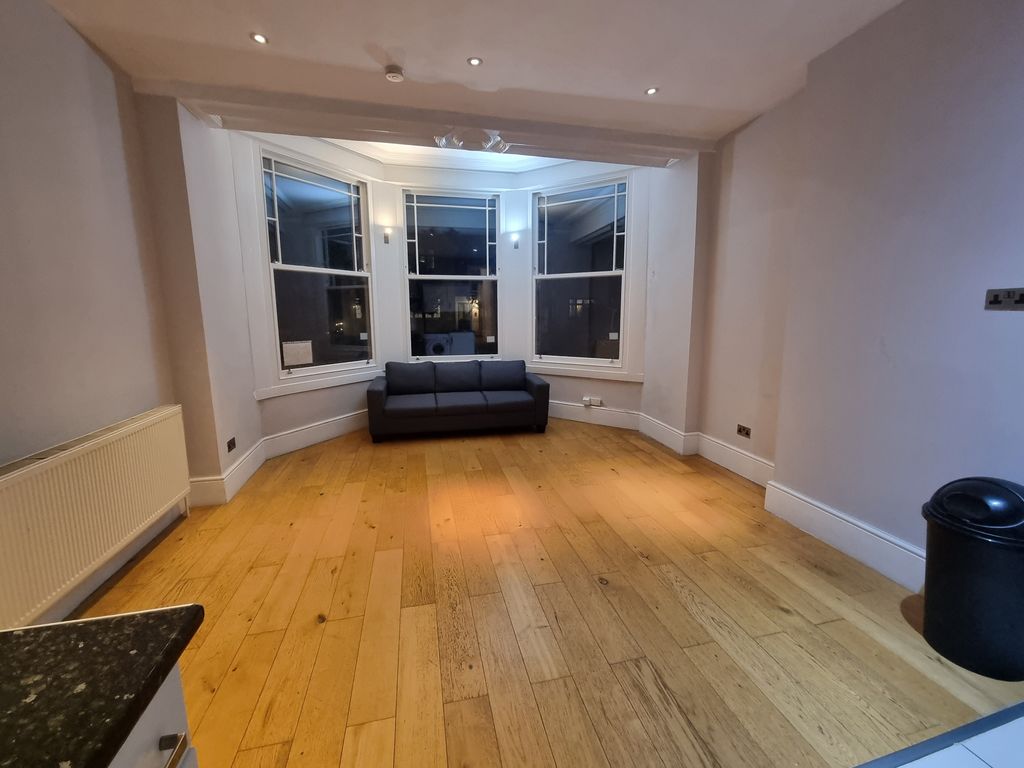 Property photo 2 of 5