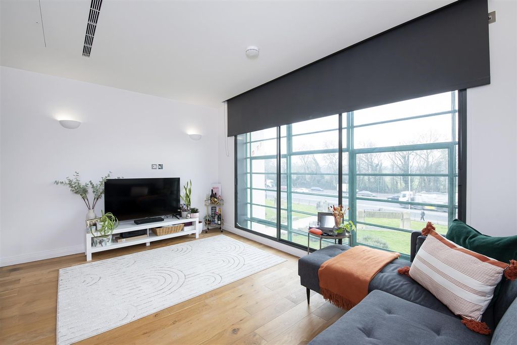 Property photo 2 of 17 Helliwell &amp; Co
