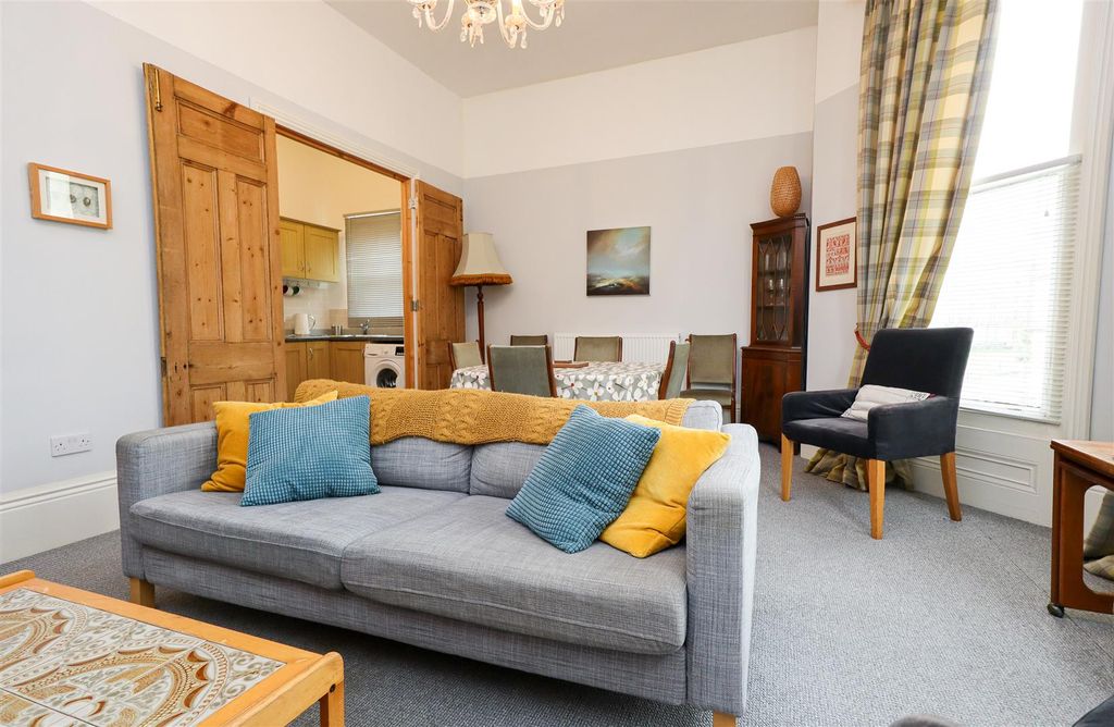 Property photo 1 of 7 Living Room