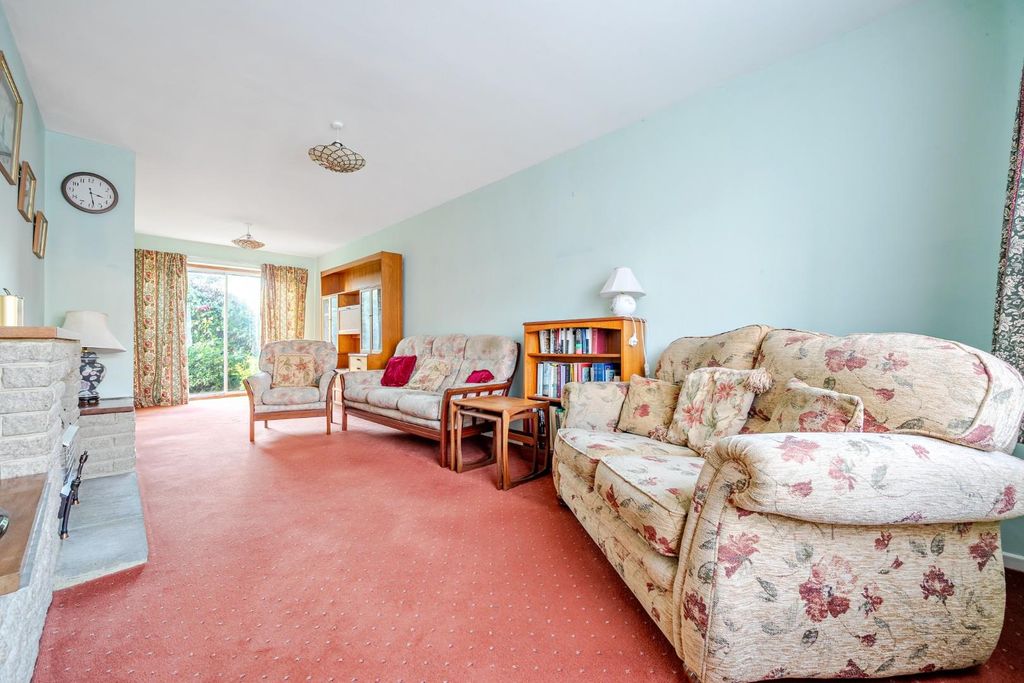 Property photo 2 of 20 1381172-12-691B526097294.Jpg