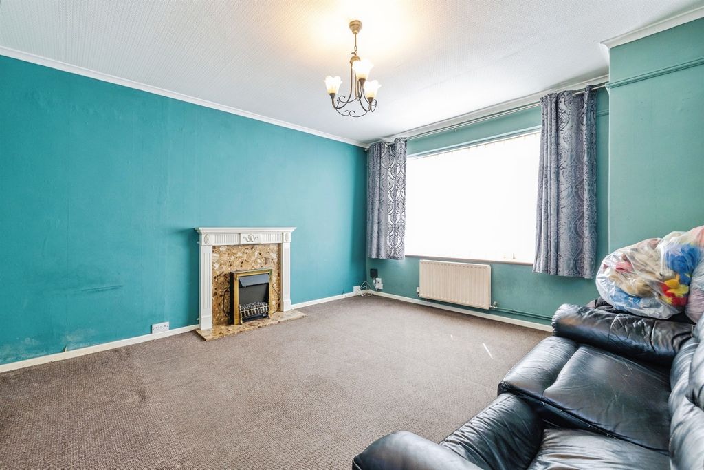 Property photo 3 of 18