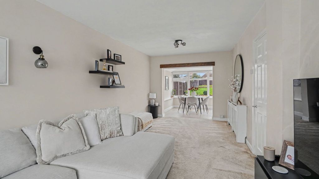 Property photo 2 of 20