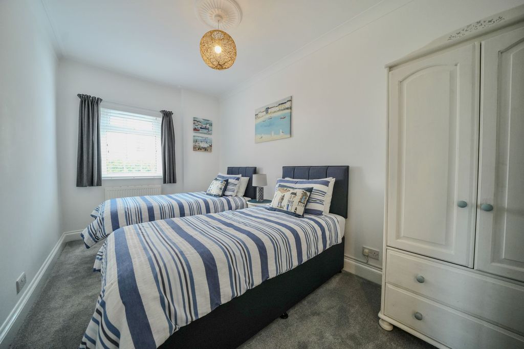 Additional image 18 of 3 bed flat for saleCliff Avenue, Leylands NR27
