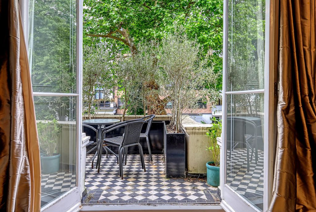 Property photo 2 of 31 Image