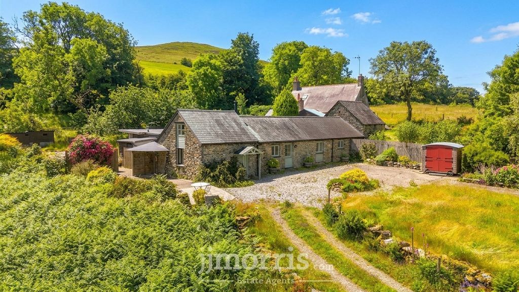 Property photo 2 of 71