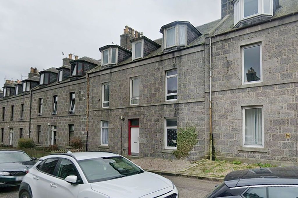 Property photo 1 of 3