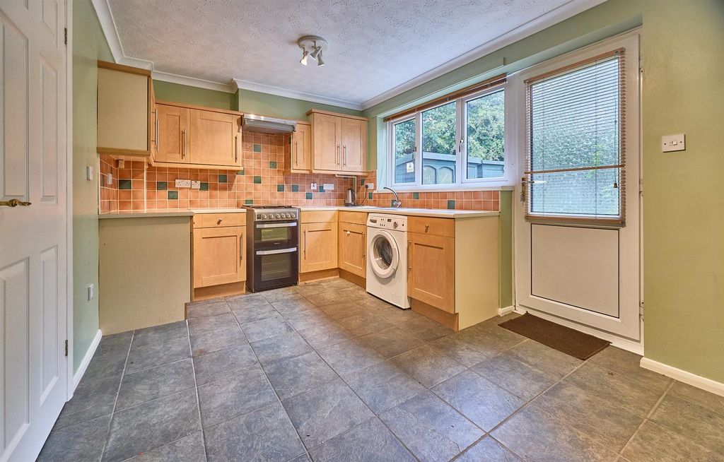 Property photo 2 of 10 Dining/Kitchen To Rear