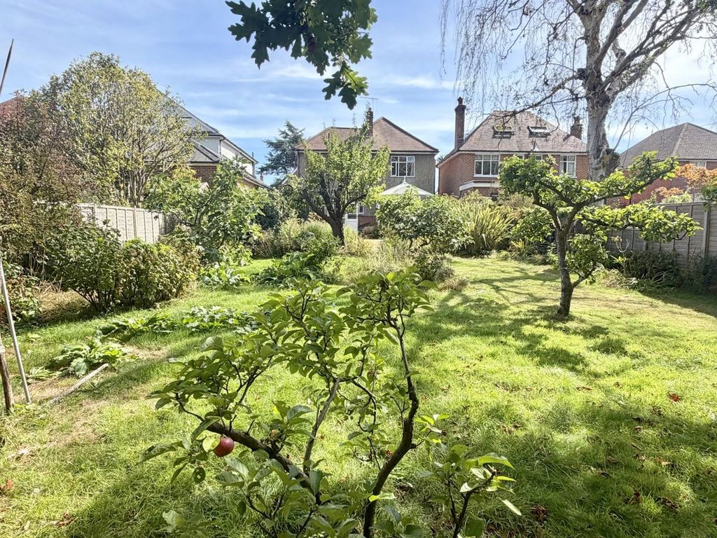 Property photo 2 of 34