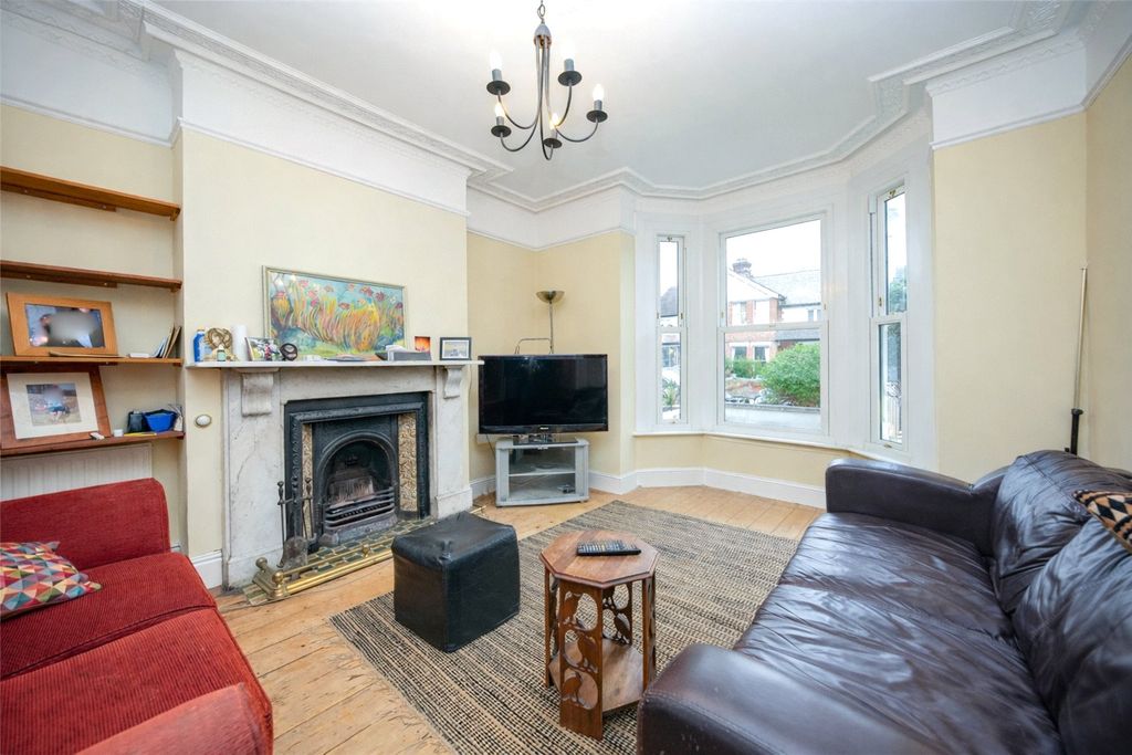 Property photo 2 of 12 Lounge To Front