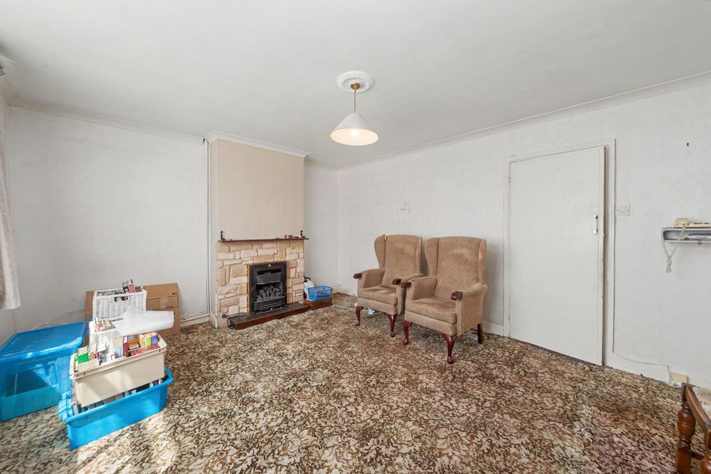 Property photo 3 of 15 38 Myrtle Road, Dartford, Kent Da1 2Rj