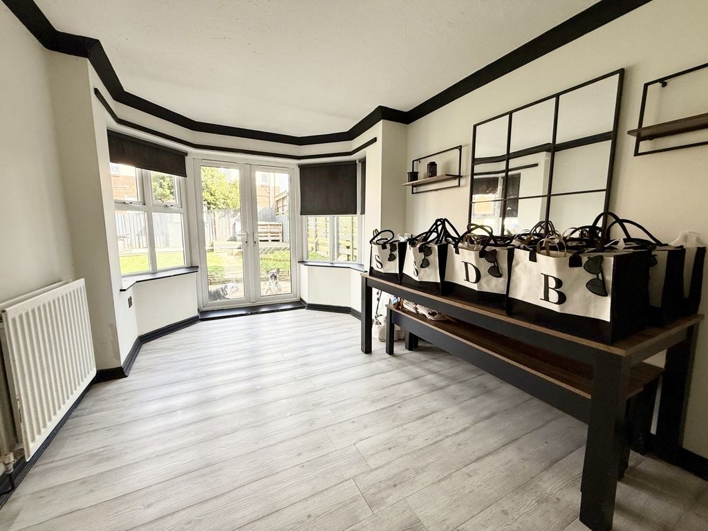 Property photo 3 of 6 Img_8146