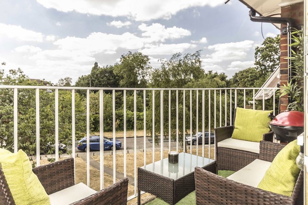 Property photo 2 of 7