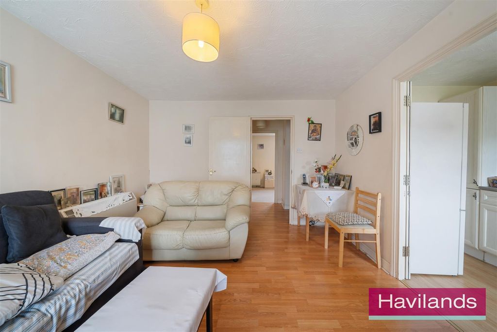 Property photo 3 of 12 Leigh Hunt Drive-10.Jpg