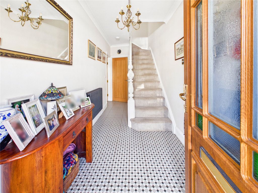 Property photo 2 of 40 Picture No. 21