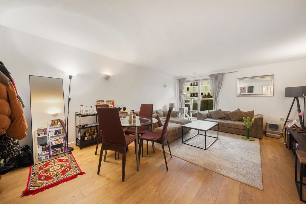 Property photo 1 of 8 Flat 205, Michigan Building - Fwuyyiefprjw9Uzimemz