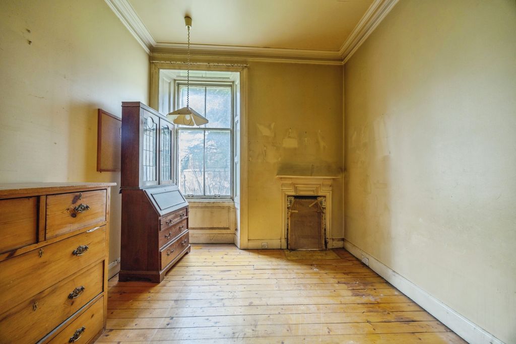 Property photo 3 of 19 2W8A6895